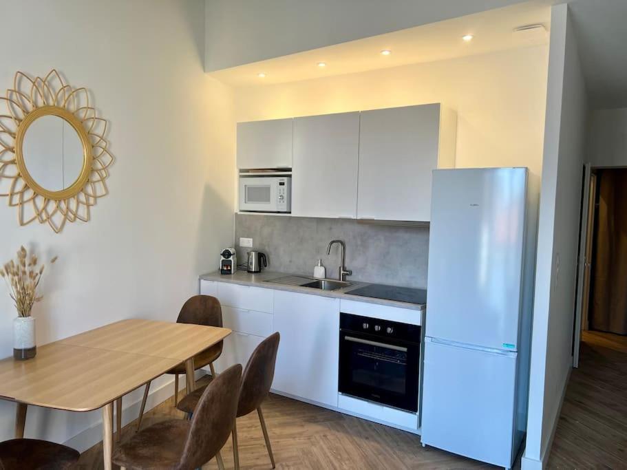 Soho - Le Corner Montpellier Apartment Bagian luar foto