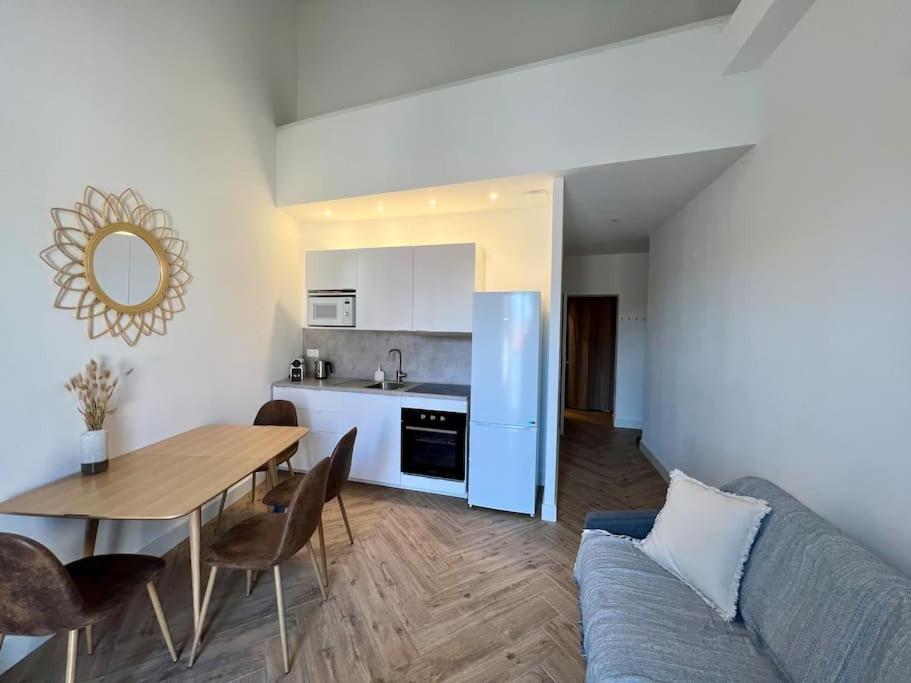 Soho - Le Corner Montpellier Apartment Bagian luar foto
