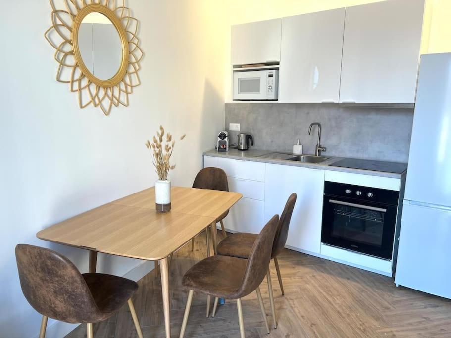 Soho - Le Corner Montpellier Apartment Bagian luar foto